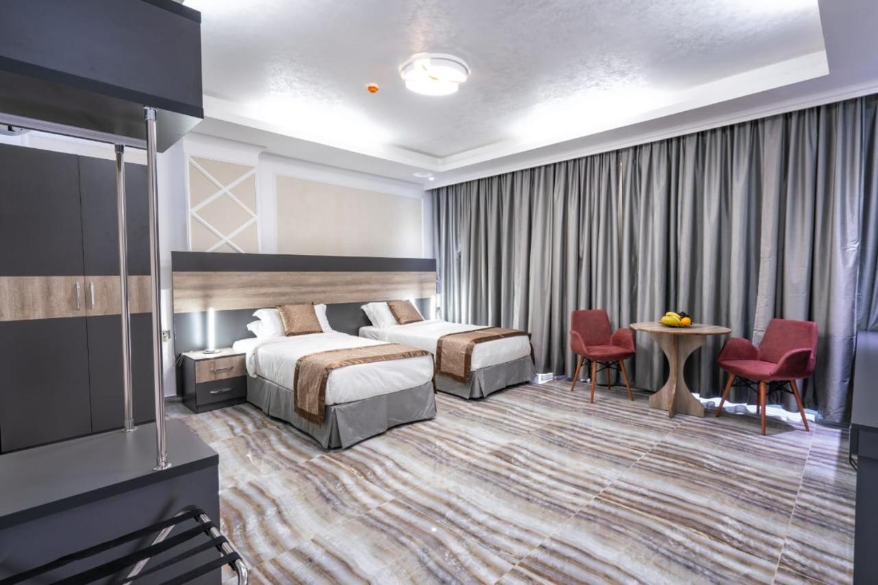 Al Amerat Hotel Al Amarat Bagian luar foto
